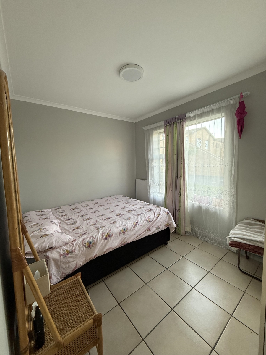 To Let 2 Bedroom Property for Rent in Guldenland Western Cape